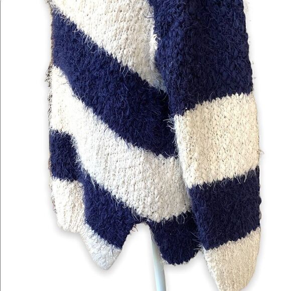 Dreamers Eyelash Chenille White And Navy Stripe Fuzzy Sweater (NWOT) - Picture 6 of 14